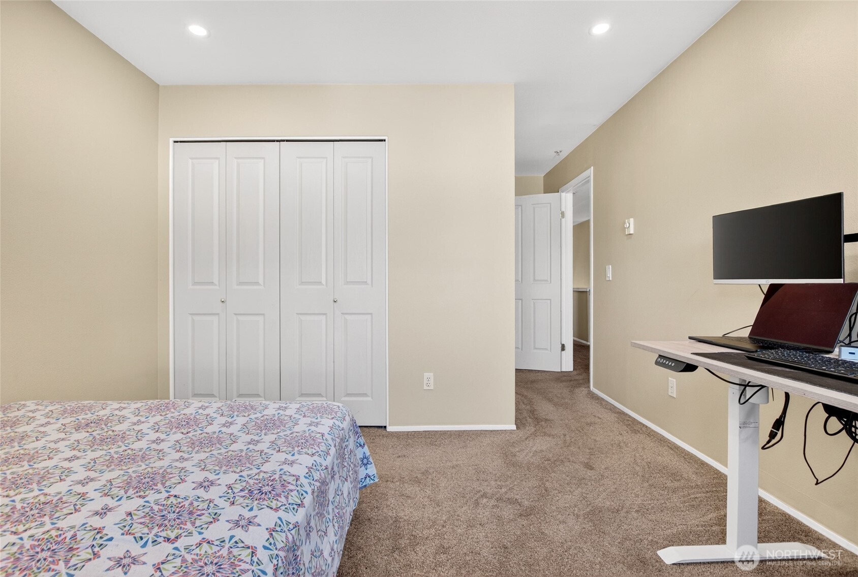 6615 South 239th Place, Unit R109 Kent, WA 98032 - Photo 26 of 40 a view of a workspace