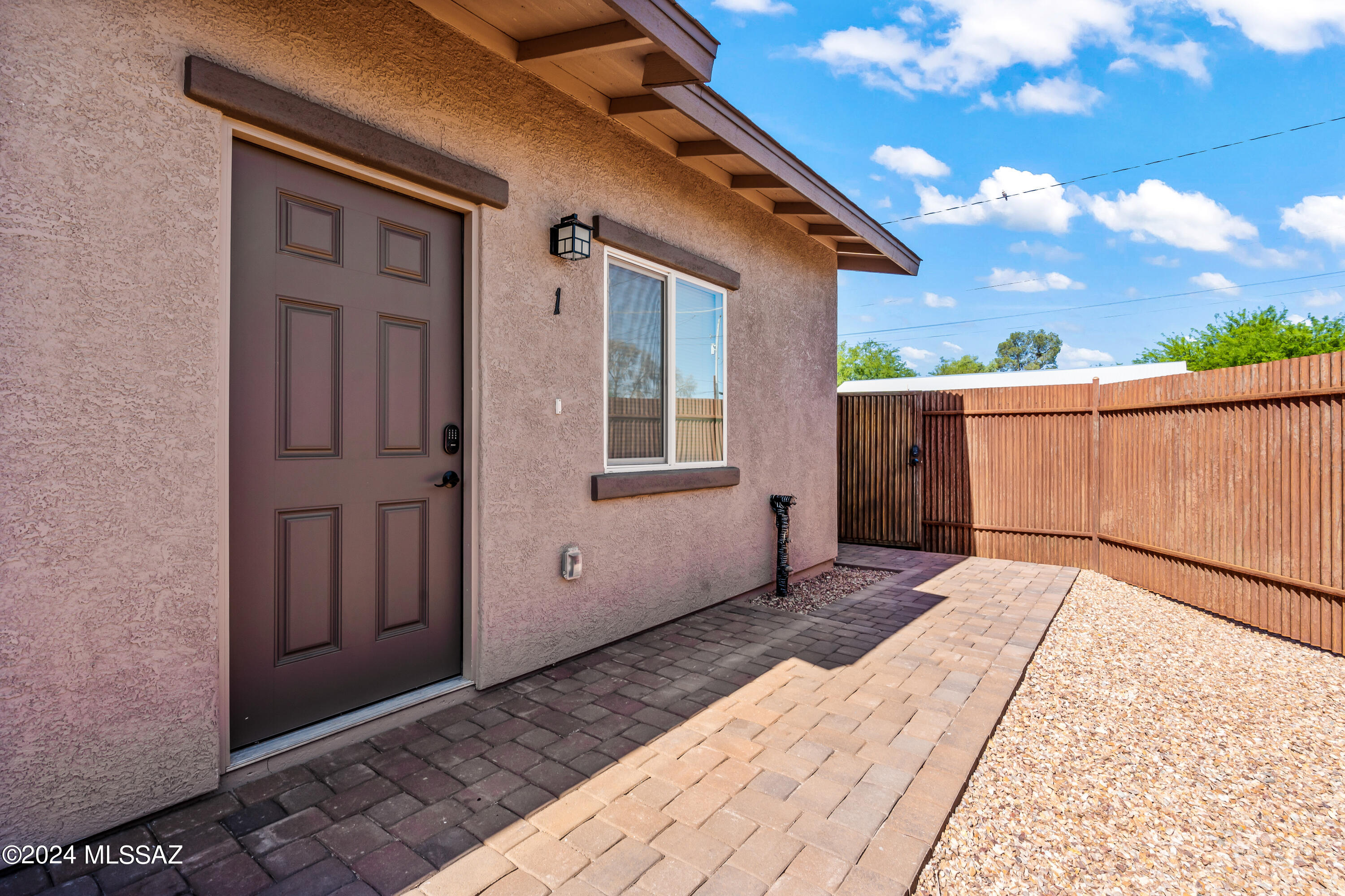 1424 North Richey Boulevard, Unit 1 Tucson, AZ 85716 - Photo 1 of 27