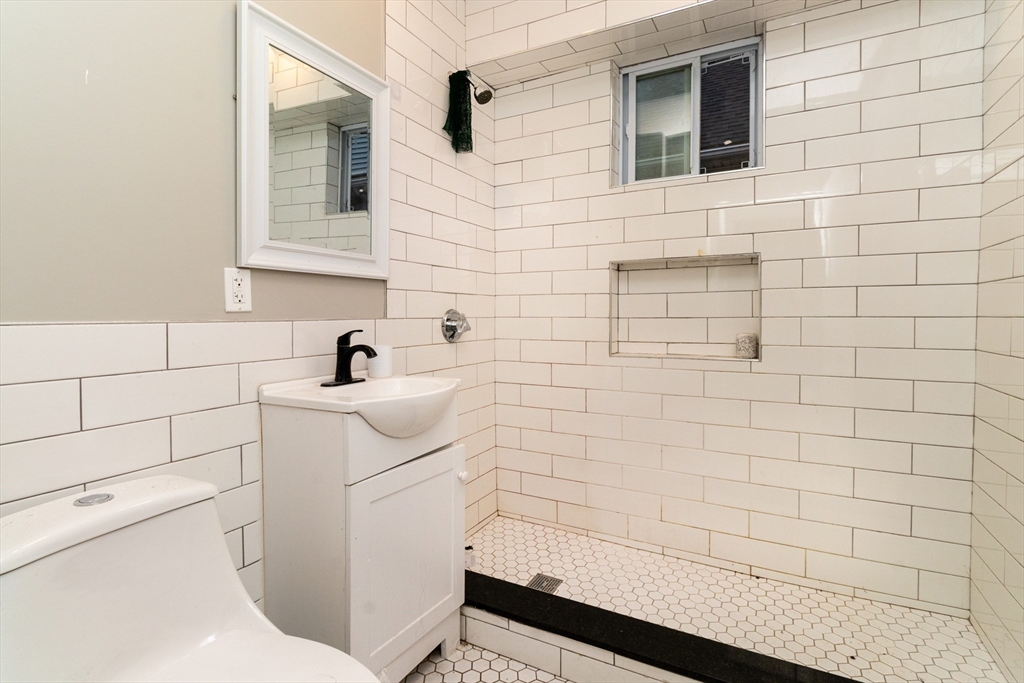 168 Brook Road Milton, MA 02186 - Photo 11 of 30