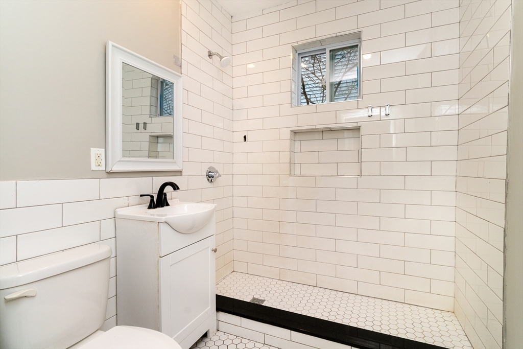 168 Brook Road Milton, MA 02186 - Photo 7 of 30