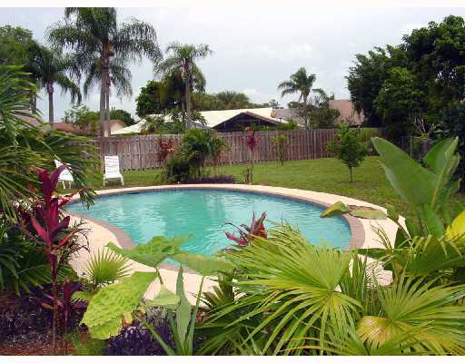21482 Chipmunk Lane Boca Raton, FL 33428 - Photo 1 of 14 Primary Photo
