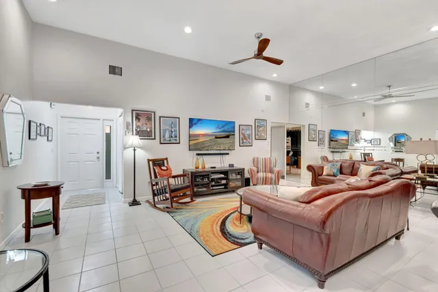 $389,500 | 1395 Northwest 23rd Lane, Delray Beach, FL 33445