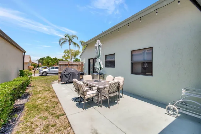 $389,500 | 1395 Northwest 23rd Lane, Delray Beach, FL 33445