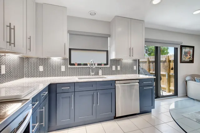 $389,500 | 1395 Northwest 23rd Lane, Delray Beach, FL 33445