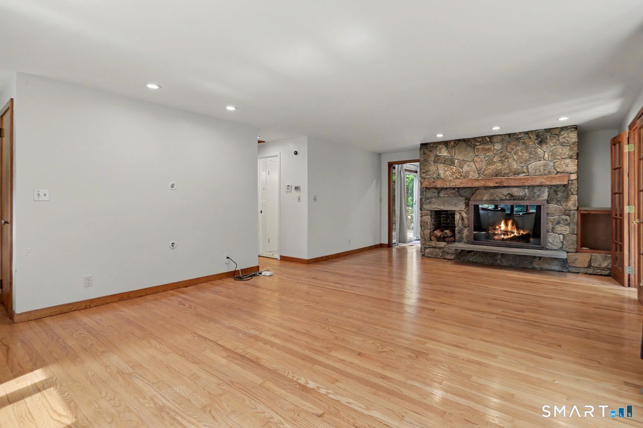 52 Stanley Road Monroe, CT 06468 - Photo 6 of 38