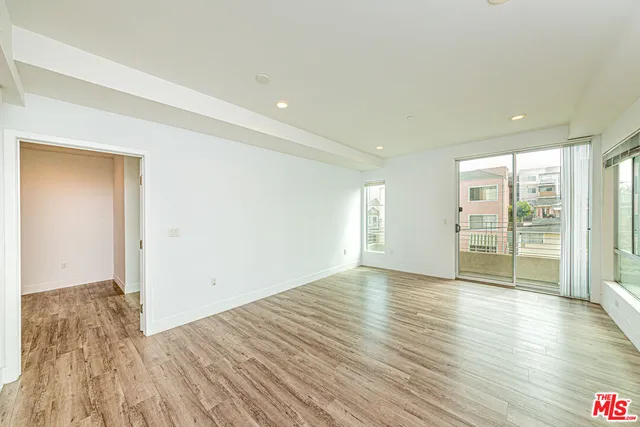 $2,900 | 1101 South Harvard Boulevard, Unit 303, Los Angeles, CA 90006