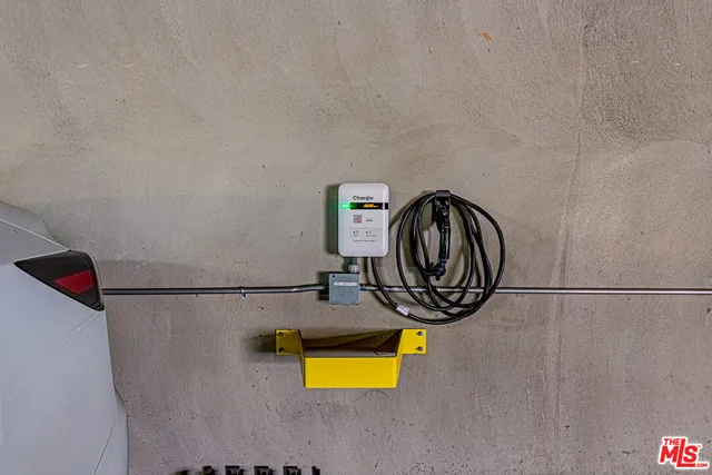 $2,900 | 1101 South Harvard Boulevard, Unit 303, Los Angeles, CA 90006