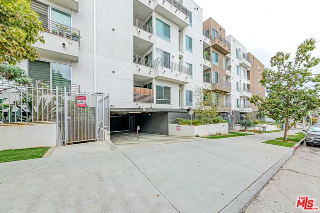 $2,900 | 1101 South Harvard Boulevard, Unit 303, Los Angeles, CA 90006
