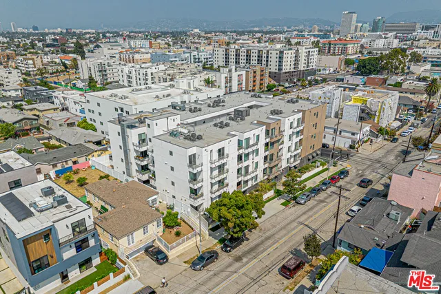 $2,900 | 1101 South Harvard Boulevard, Unit 303, Los Angeles, CA 90006