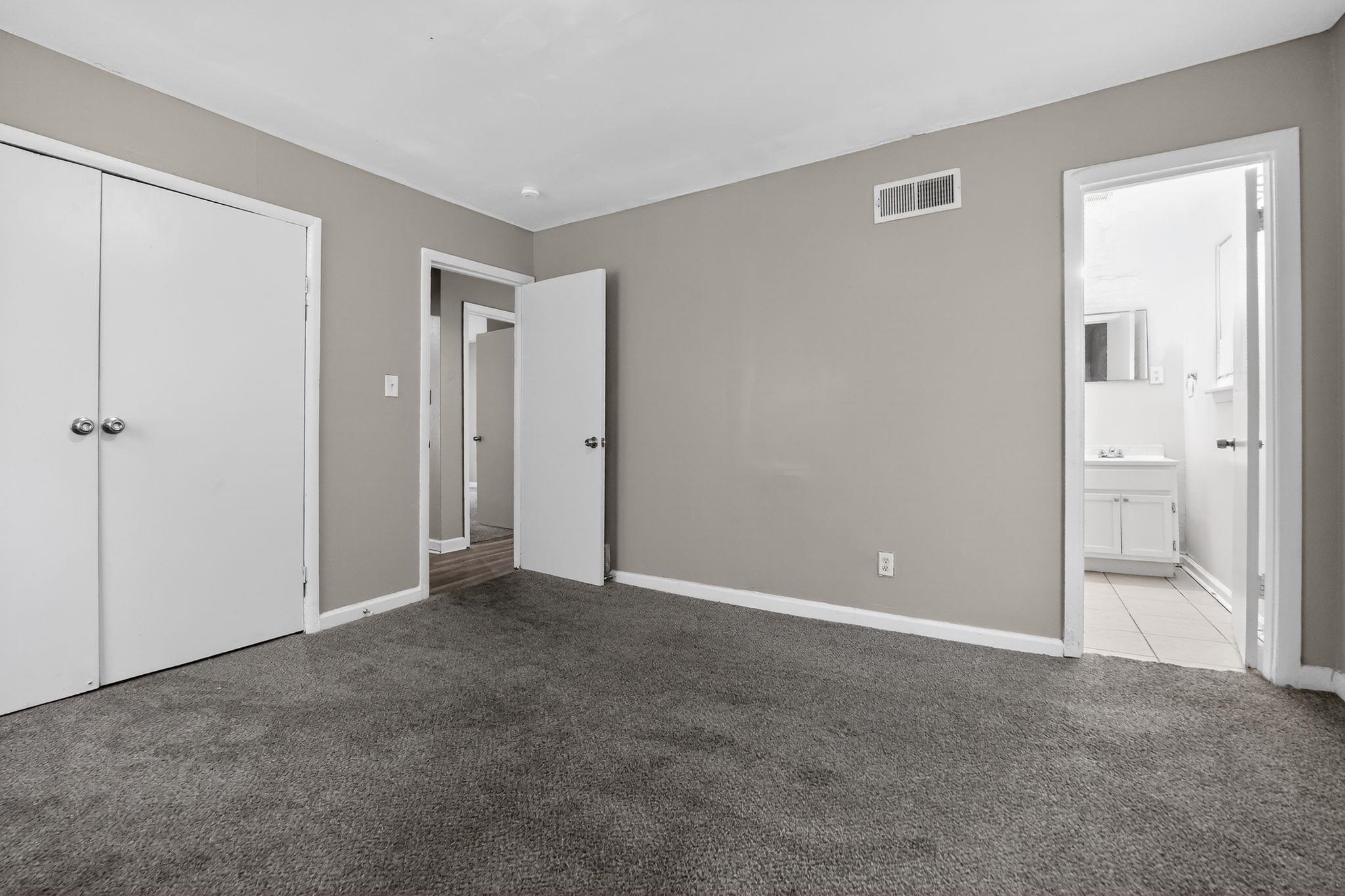4553 Neely Road Memphis, TN 38109 - Photo 11 of 33 a view of an empty room