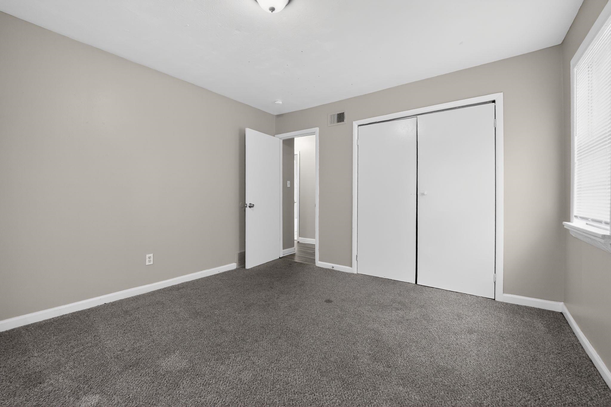 4553 Neely Road Memphis, TN 38109 - Photo 9 of 33 a view of an empty room