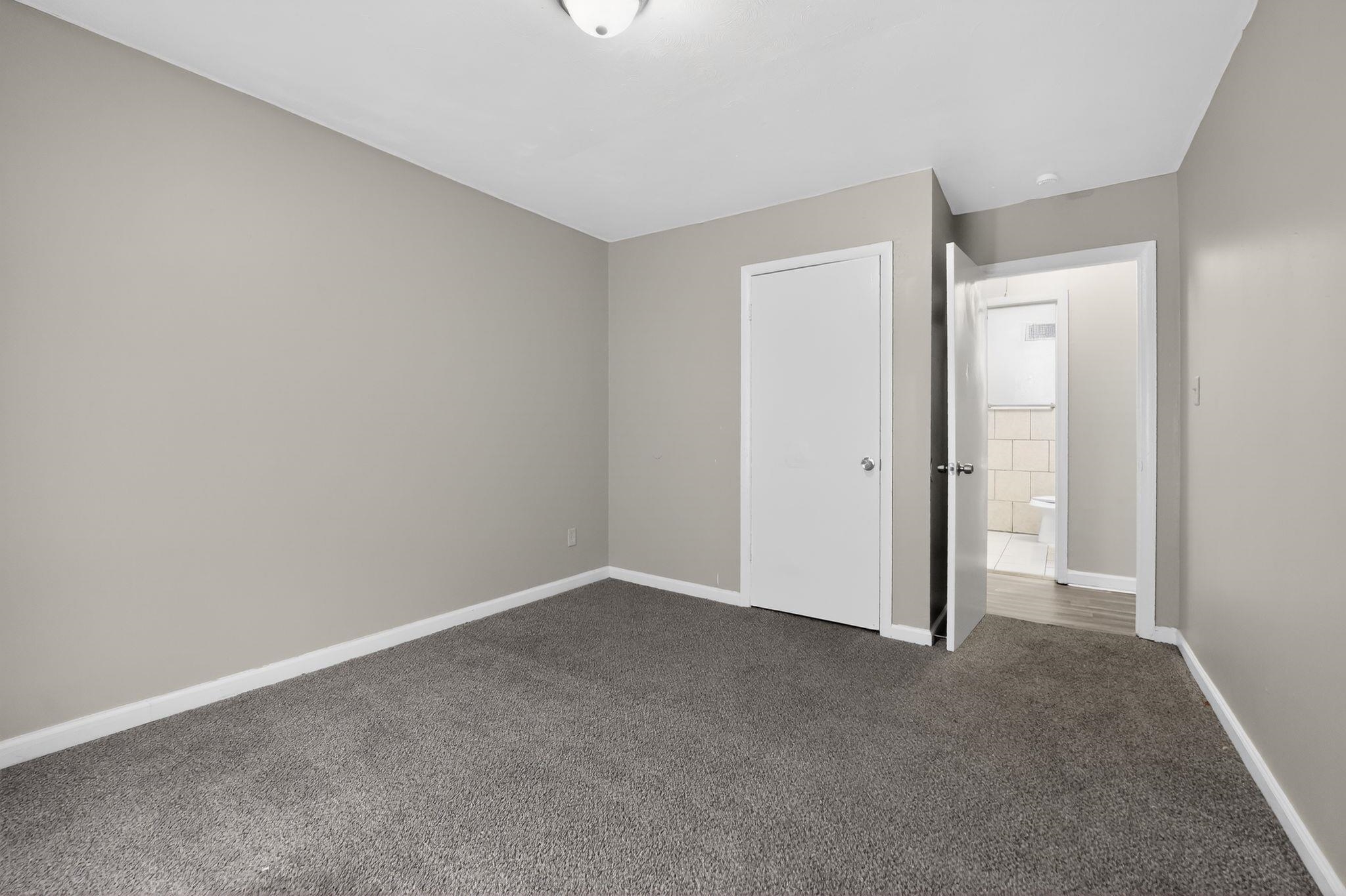 4553 Neely Road Memphis, TN 38109 - Photo 10 of 33 a view of an empty room