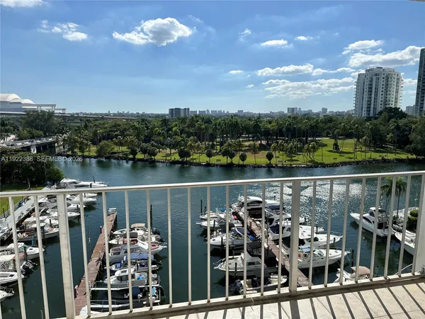 $2,500 | 1700 Northwest N River Drive, Unit 907, Miami, FL 33125