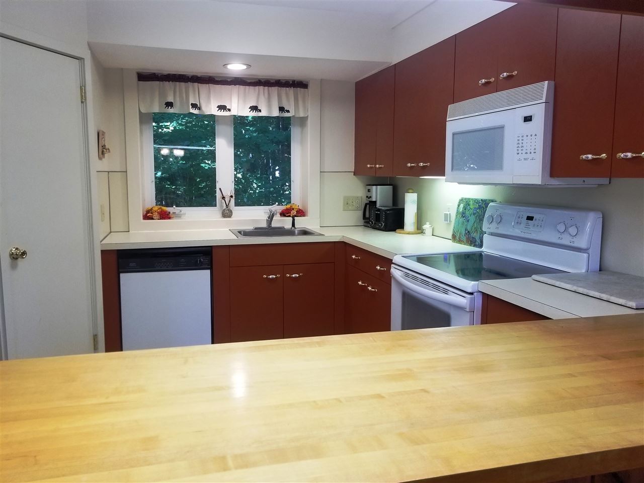 147 Clearbrook Road Lincoln, NH 03251 - Photo 15 of 32
