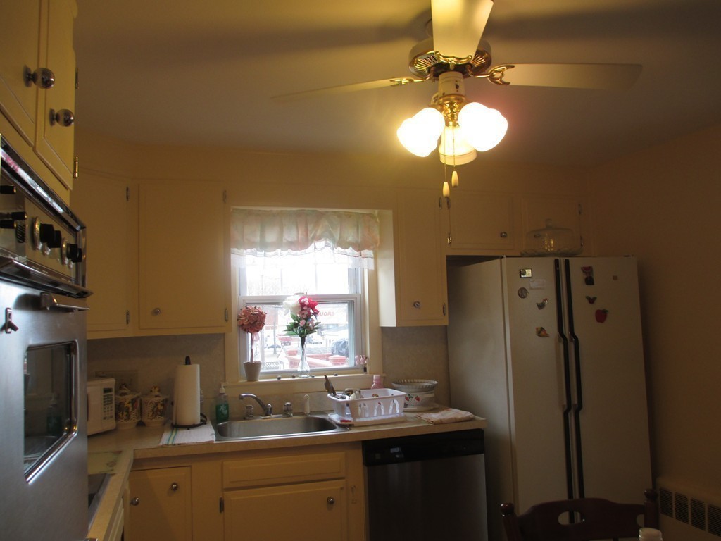 39 Badger Road Boston, MA 02136 - Photo 6 of 24