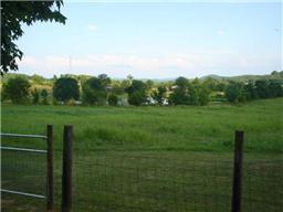 810 Honeysuckle Lane Road Bethpage, TN 37022 - Photo 3 of 18 Gallery Image 3