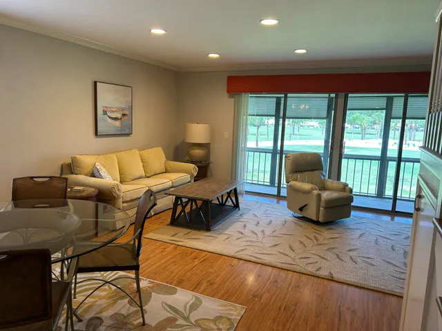 $4,000 | 18430 Southeast Wood Haven Lane, Unit H, Jupiter, FL 33469