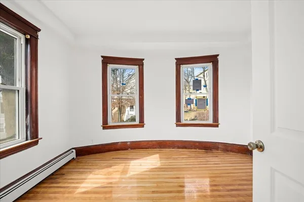$2,300 | 183 Vernon Street, Unit 1, Worcester, MA 01607