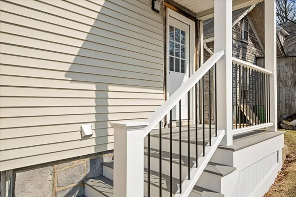 $2,300 | 183 Vernon Street, Unit 1, Worcester, MA 01607