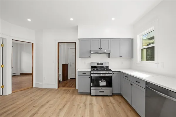 $2,300 | 183 Vernon Street, Unit 1, Worcester, MA 01607