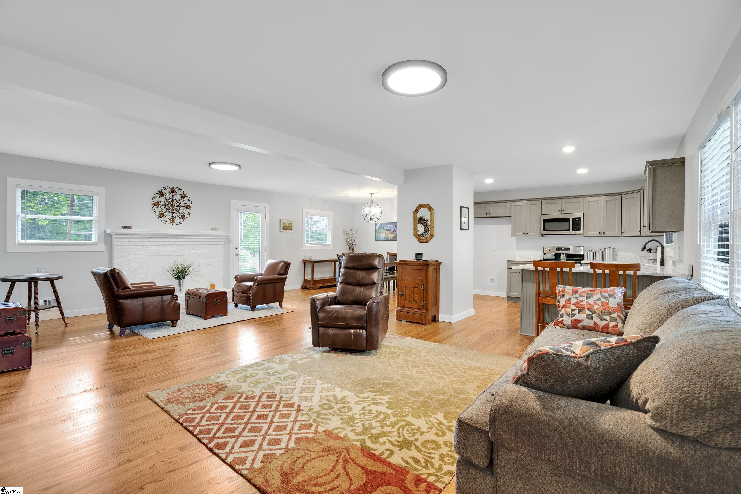 2530 Holiday Road Greer, SC 29651 - Photo 11 of 23