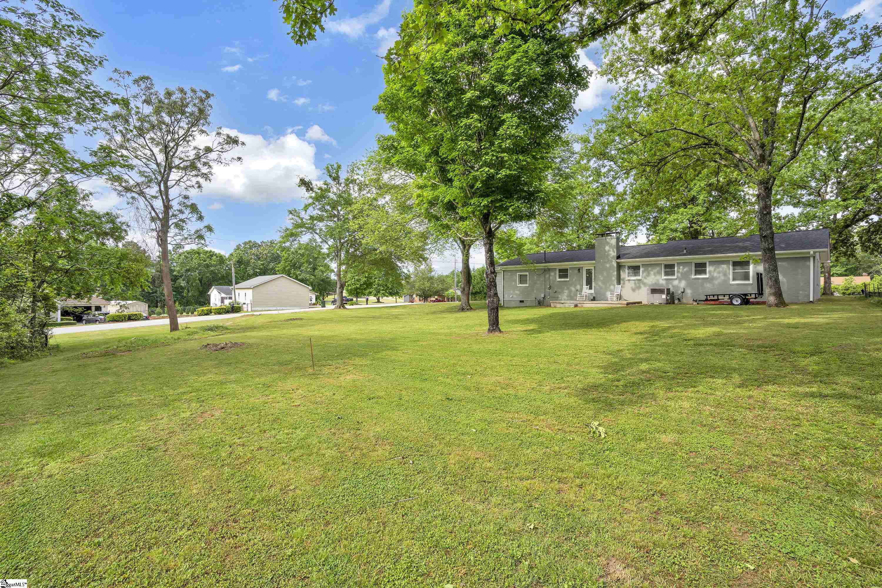 2530 Holiday Road Greer, SC 29651 - Photo 3 of 23