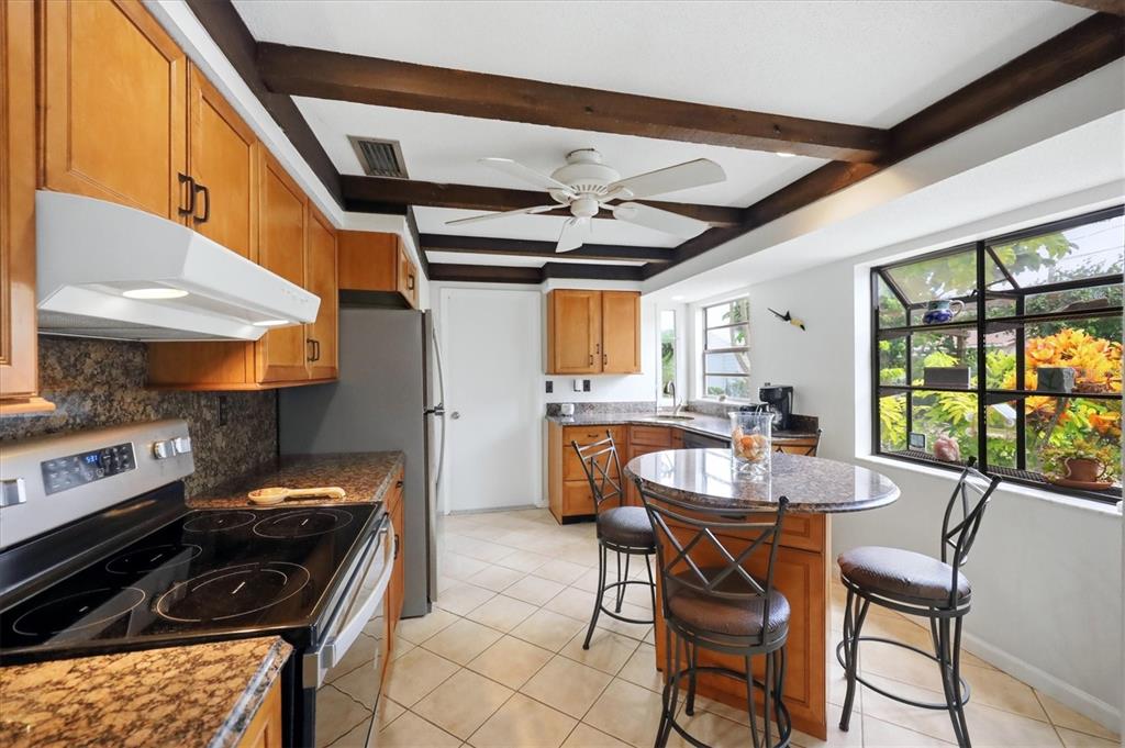 5847 Regent Road Venice, FL 34293 - Photo 12 of 54 Gallery Image 12