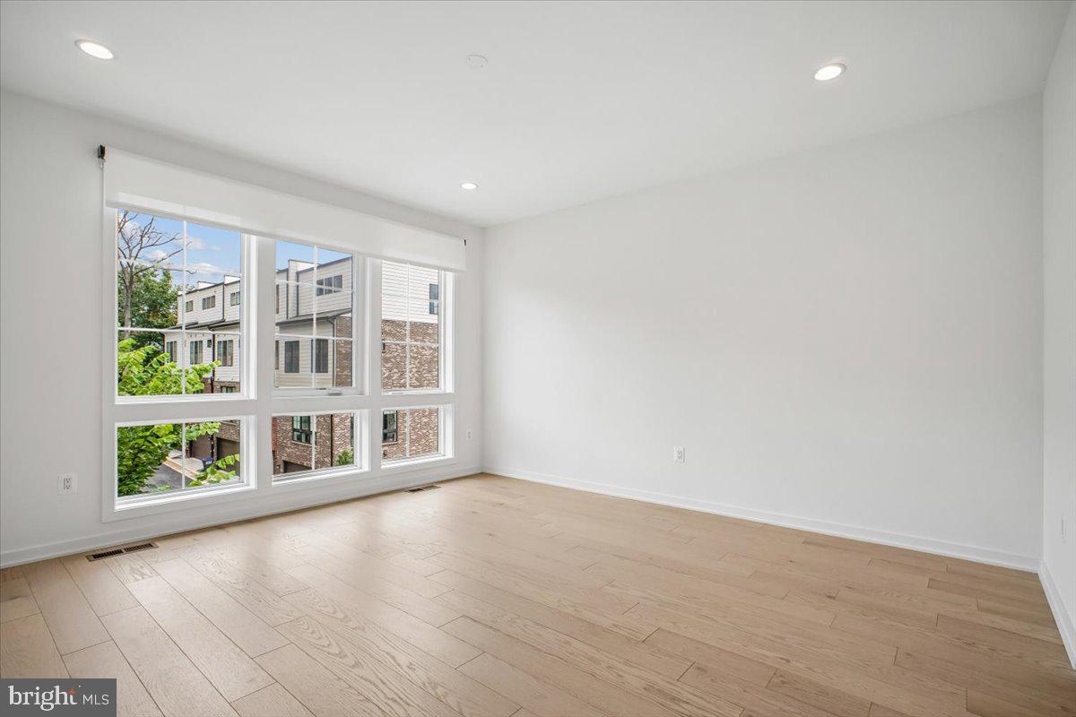 11711 Paysons Way Reston, VA 20191 - Photo 30 of 64 Primary Bedroom, w/ Automated Window Shades