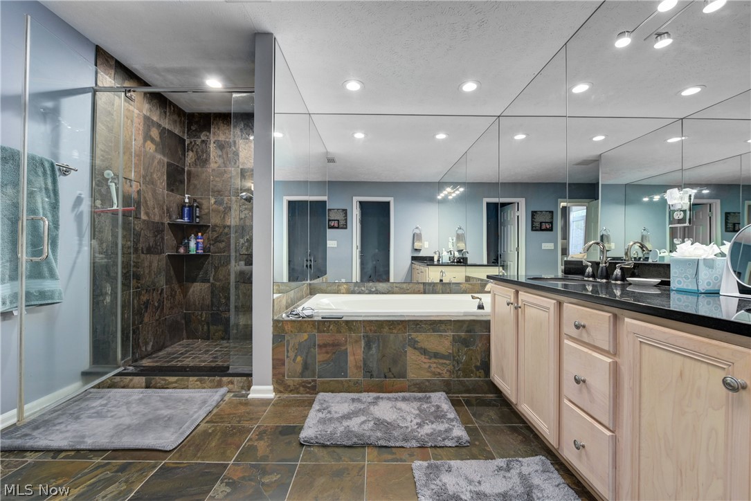 30249 Center Ridge Road, Unit 11 Westlake, OH 44145 - Photo 17 of 34 Gallery Image 17