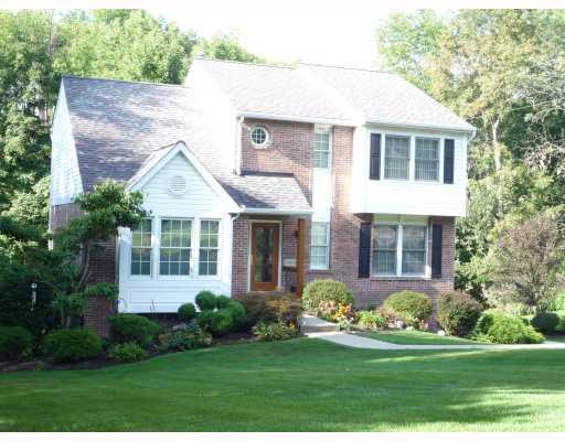 509 McCombs Road Venetia, PA 15367 - Photo 1 of 18 Exterior Front.