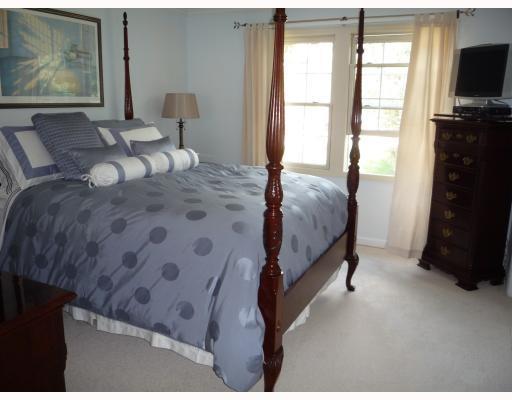 509 McCombs Road Venetia, PA 15367 - Photo 11 of 18 Master Bedroom.