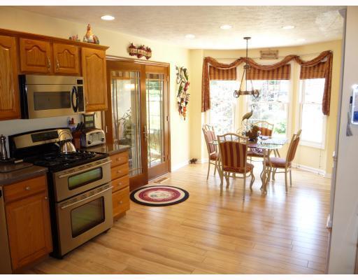509 McCombs Road Venetia, PA 15367 - Photo 6 of 18 Kitchen.