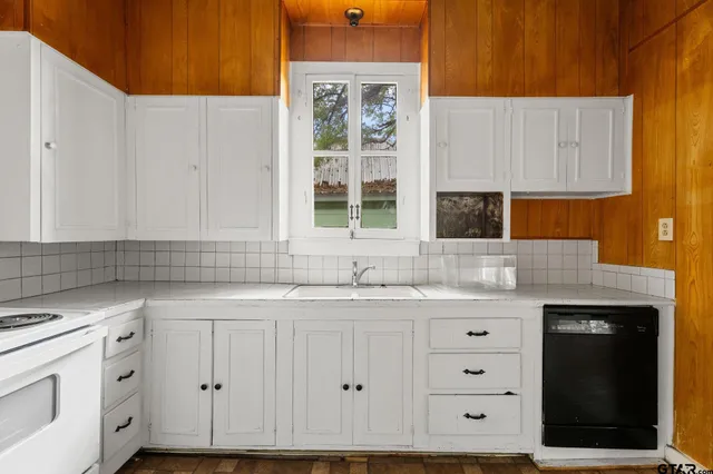 $109,500 | 210 South Adams Avenue, Tyler, TX 75702