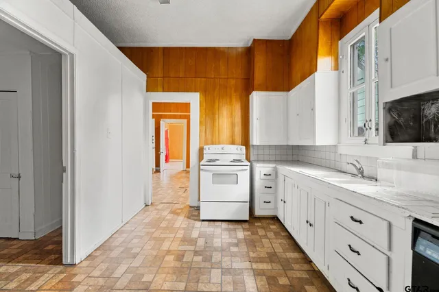 $109,500 | 210 South Adams Avenue, Tyler, TX 75702