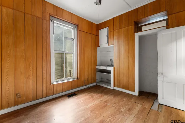 $109,500 | 210 South Adams Avenue, Tyler, TX 75702