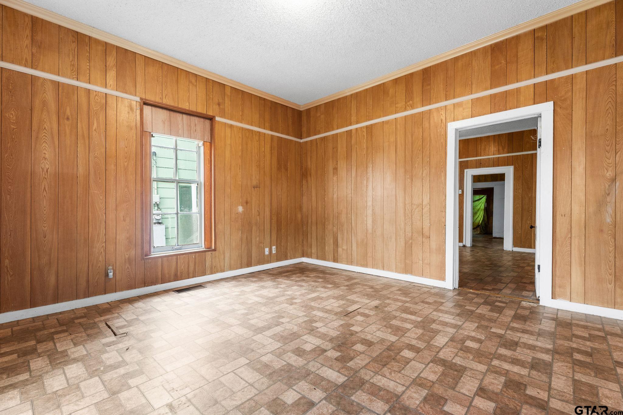 210 South Adams Avenue Tyler, TX 75702 - Photo 5 of 24