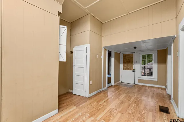 $109,500 | 210 South Adams Avenue, Tyler, TX 75702