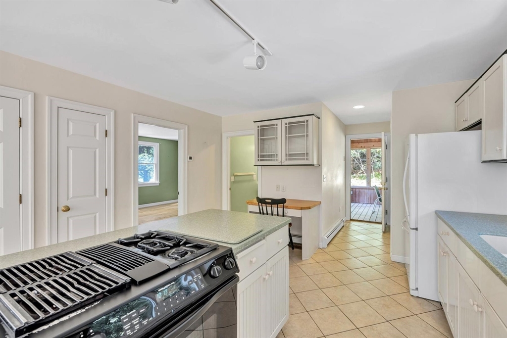 193 Wayside Road Brewster, MA 02645 - Photo 8 of 31 Gallery Image 8