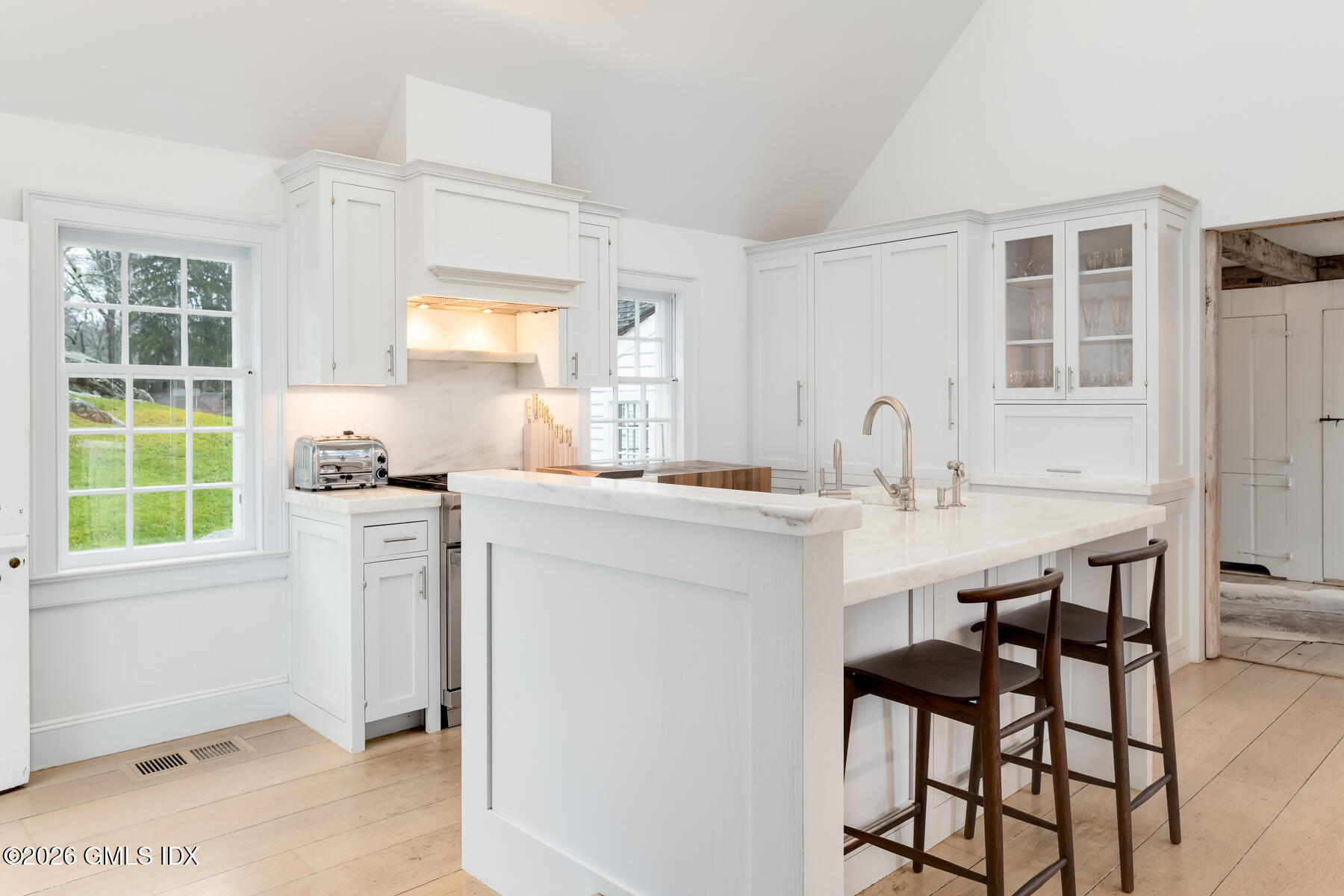 640 Round Hill Road Greenwich, CT 06831 - Photo 7 of 60 Kitchen