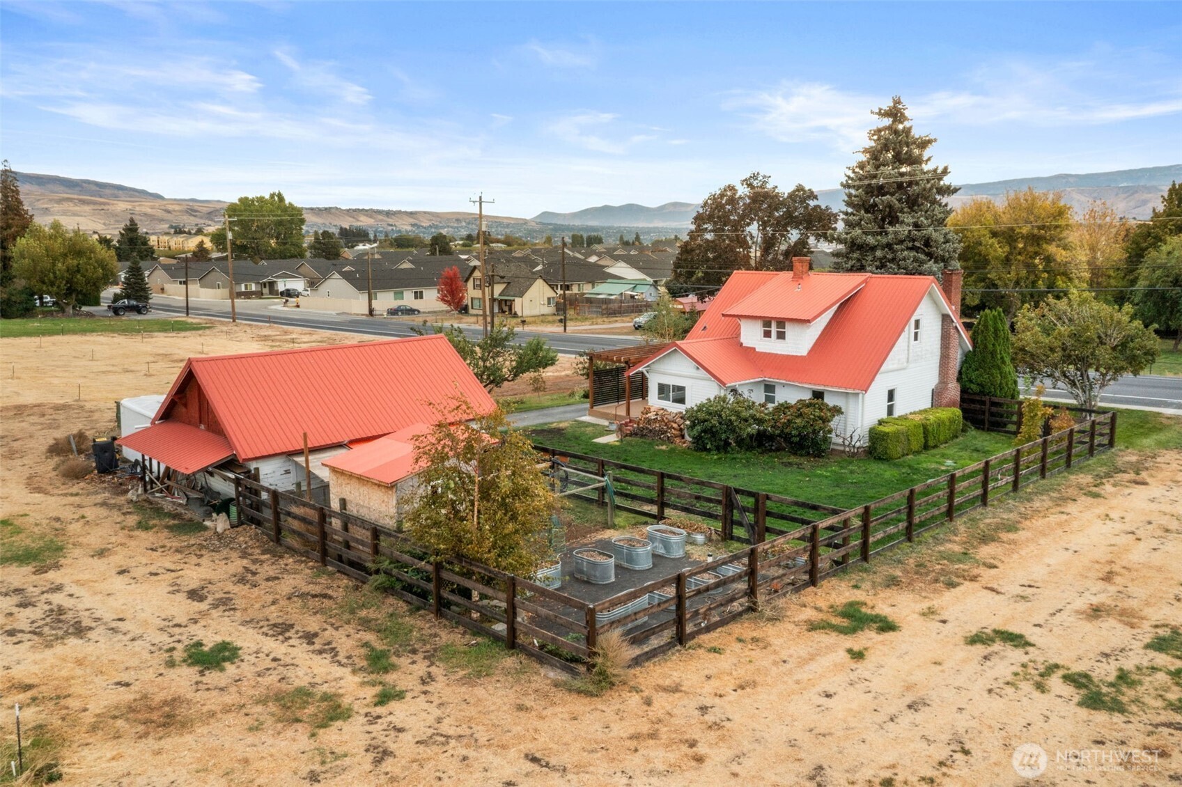 814 Easy Street Wenatchee, WA 98801 - Photo 1 of 40