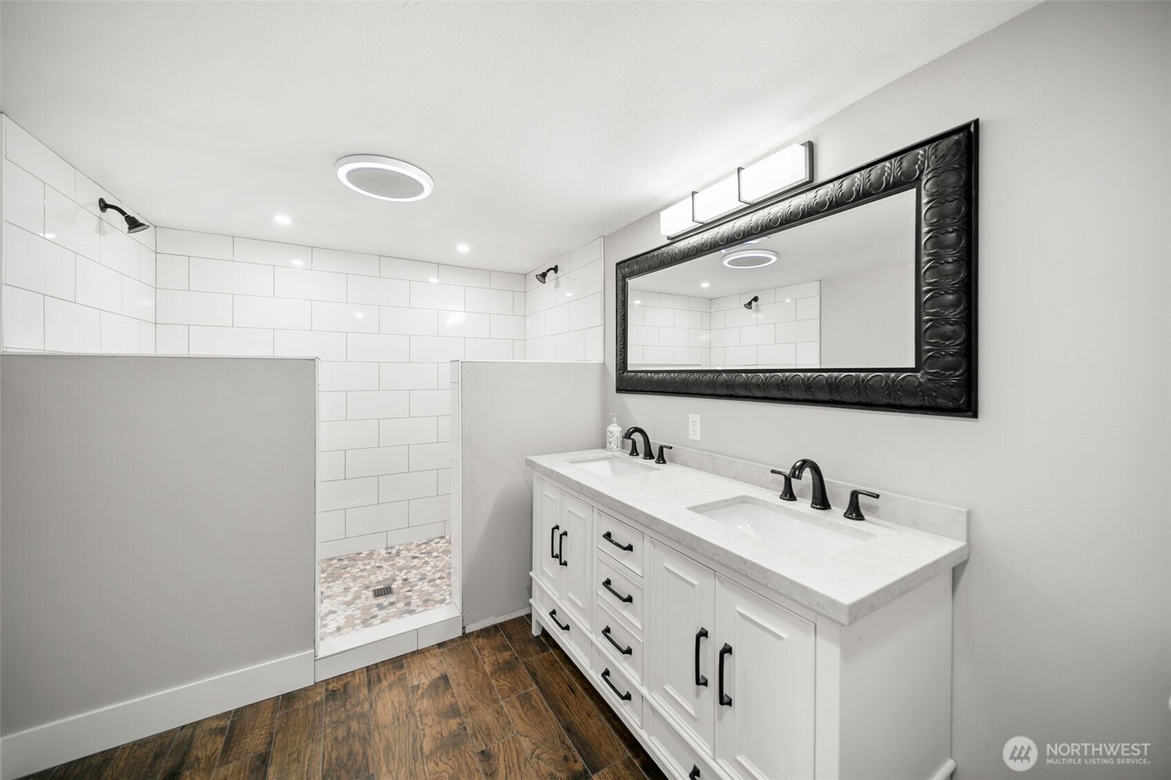 814 Easy Street Wenatchee, WA 98801 - Photo 23 of 40 a bathroom with a double vanity sink mirror and