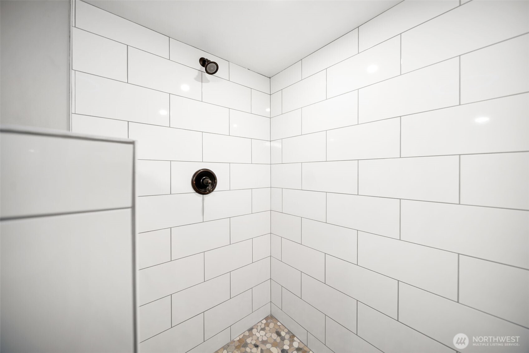 814 Easy Street Wenatchee, WA 98801 - Photo 24 of 40 a bathroom with a shower