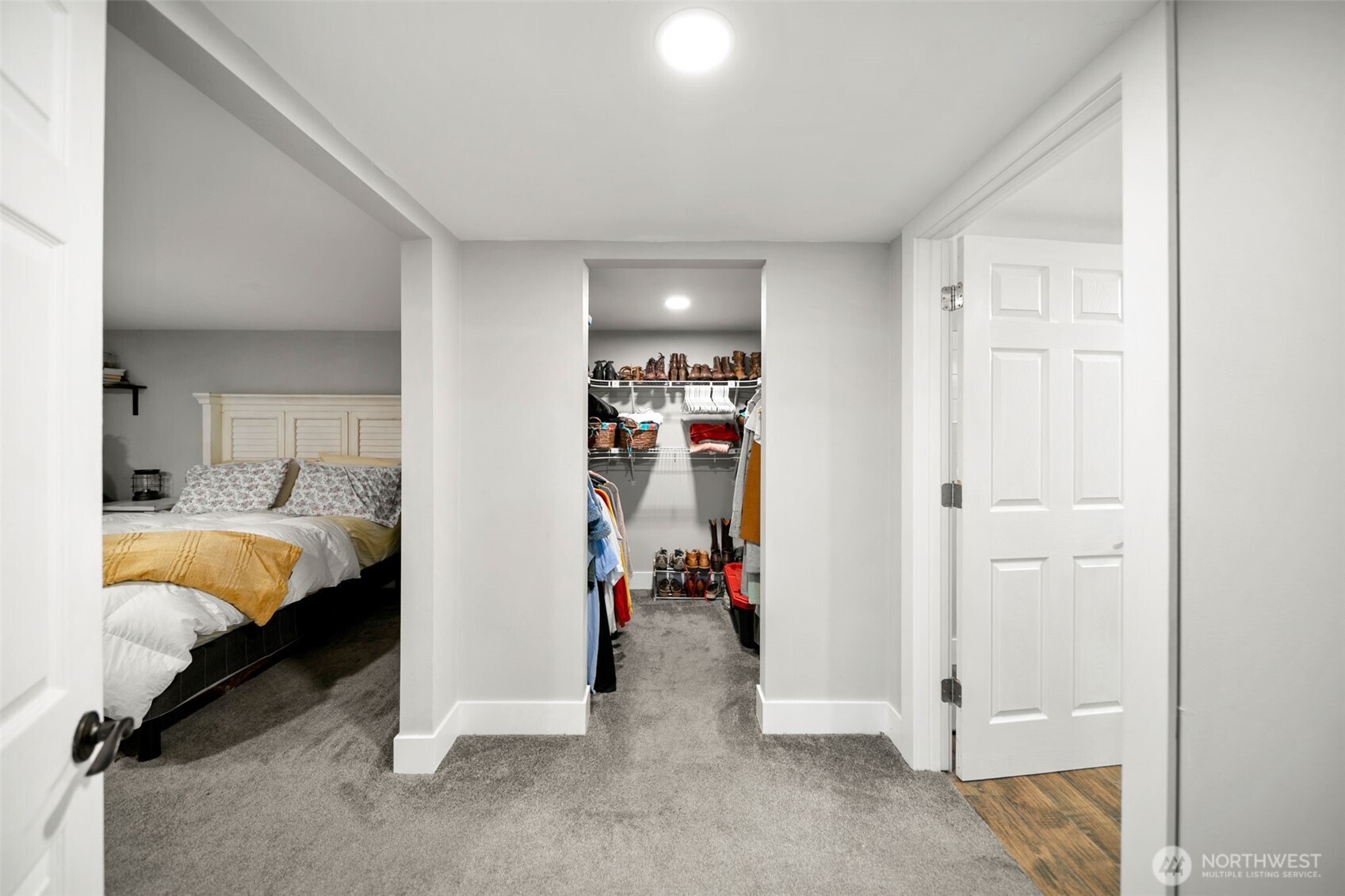 814 Easy Street Wenatchee, WA 98801 - Photo 29 of 40 a view of a bedroom with closet and mirror