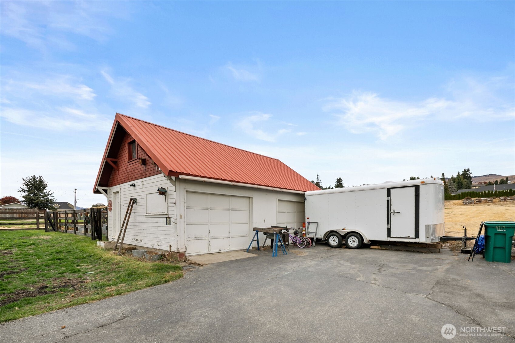 814 Easy Street Wenatchee, WA 98801 - Photo 32 of 40 a view of a house with backyard