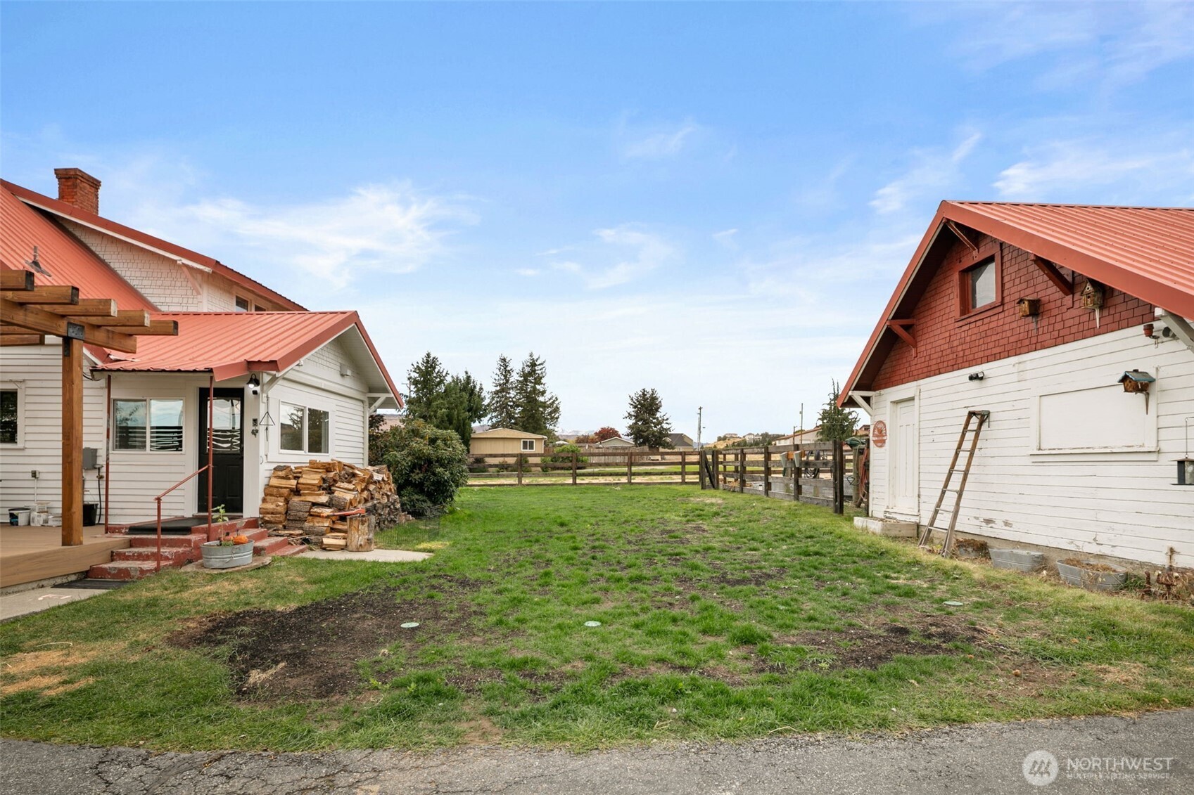 814 Easy Street Wenatchee, WA 98801 - Photo 35 of 40 a view of a house with a yard