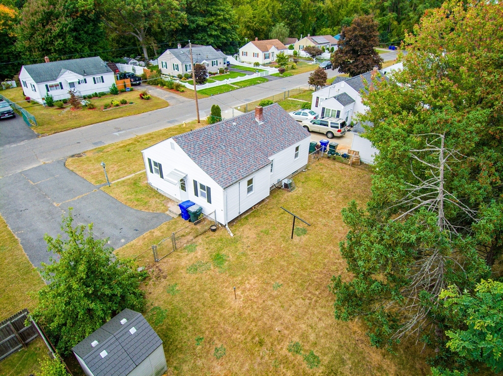29 Suzanne Street Springfield, MA 01104 - Photo 4 of 41 Gallery Image 4