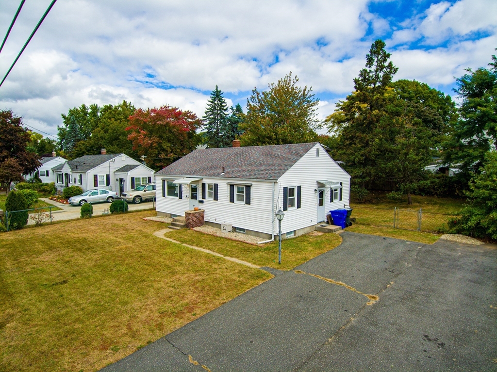 29 Suzanne Street Springfield, MA 01104 - Photo 6 of 41 Gallery Image 6