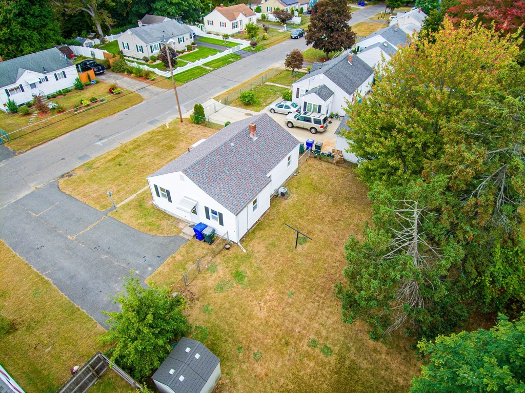 29 Suzanne Street Springfield, MA 01104 - Photo 7 of 41 Gallery Image 7