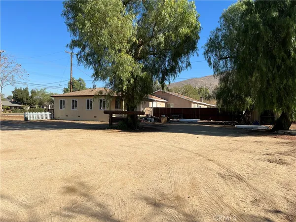 $3,150 | 430 Seventh Street, Norco, CA 92860