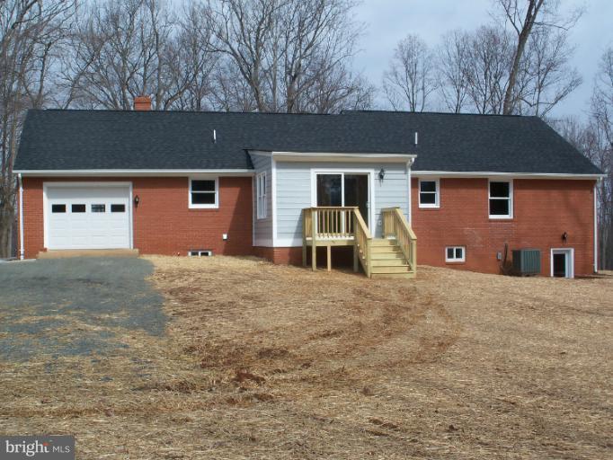 6259 Beach Road Midland, VA 22728 - Photo 11 of 14 Exterior (Rear)
